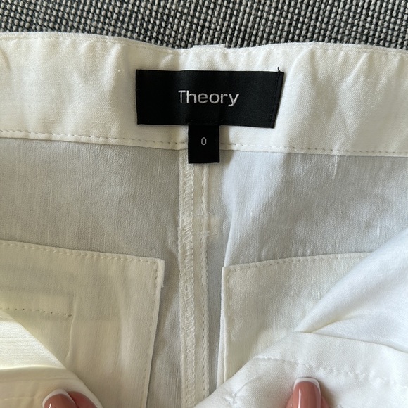 Cotton white shorts “Theory” Size 0 - Picture 3 of 3